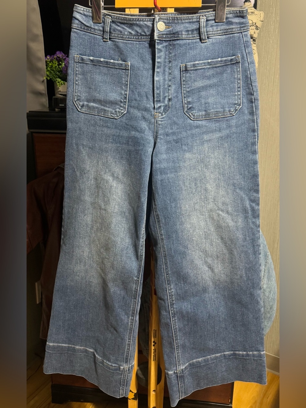 OAT New York Medium Wash High-Rise Patch Pocket Wide Leg Crop Jeans Size 8/29